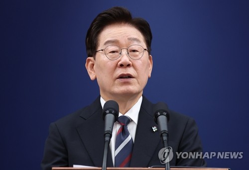 李대통령 "한국산 철강쿼터 축소 우려…韓 각별한 배려 당부"(상보)_온다예