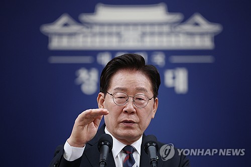 답변하는 이재명 대통령