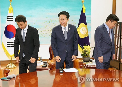 조정식 "여야, 24일까지 상임위 명단 제출"…국힘 "강압적" 반발_온다예
