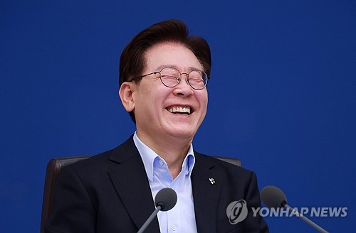 李대통령, 주한 외교사절단 靑 초청…'K-BBQ 외교' 펼친다_정지서