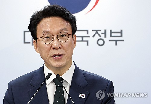 金총리 "검사 보완수사권 폐지 정부 입장 확정…정부안 없이 국회 논의 존중"_정지서