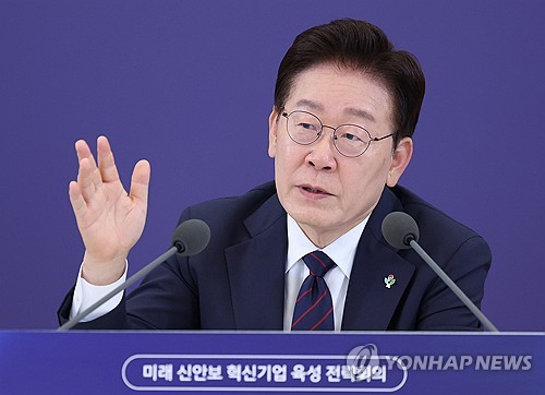 李대통령, 반도체 클러스터 '용수 부족론' 정면 반박…"호남도 물은 충분"_정지서