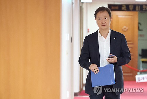이번주 '지배구조 개선안' 발표 또 미뤄지나…손뼉 안 맞는 금융위·금감원_유수진