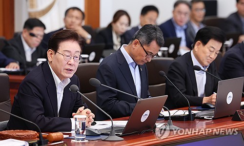 "전북 신경 써달라는 뜻이죠?"…李대통령, 정동영 '극찬'에 웃음_정지서