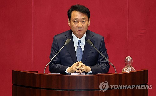 당선 인사하는 이광재 국회 예결위원장