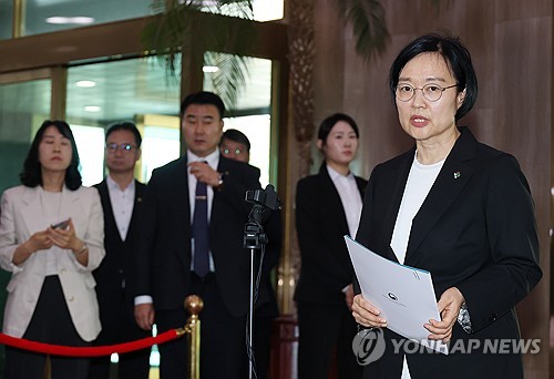 韓총리 "정부 속도가 경쟁력…AI 투자·규제혁신 속도"_정지서