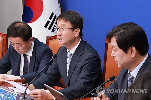 최고위에서 발언하는 한병도 대표 직무대행