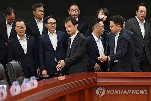 자산운용사 CEO 간담회 참석하는 이찬진