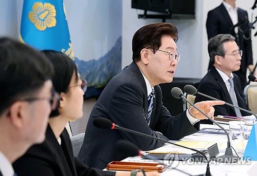 질문하는 이재명 대통령