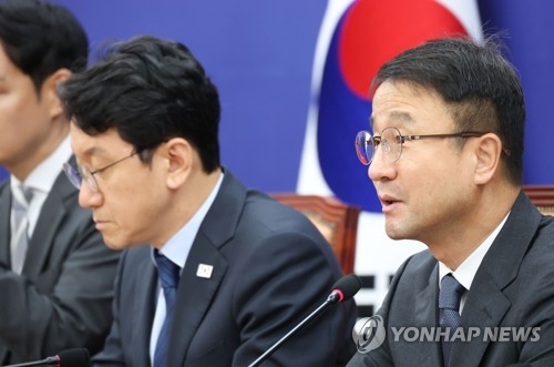 발언하는 한병도 당 대표 직무대행