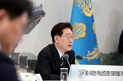이재명 대통령, 이틀째 업무보고 주재
