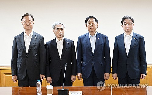 '긴급 F4 회의' 오늘 오후 6시 개최…증시 변동성 대응방안 논의_최욱