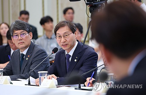 발언하는 국민연금공단 이사장