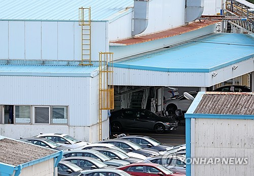 파업으로 오전조 직원들 퇴근한 현대차 울산공장