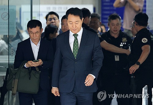 '여론조사 대납' 오세훈 1심 벌금 1천만원