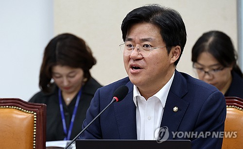 인사말하는 박상혁 정무위 여당 간사