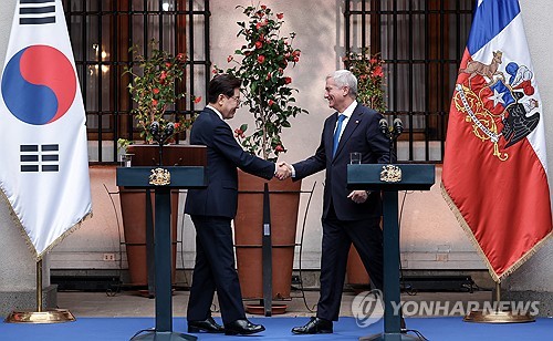 공동언론발표 마친 한-칠레 정상