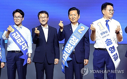 민주 당대표 첫 순회경선, 충청서 김민석 승리…정청래와 303표차_황남경
