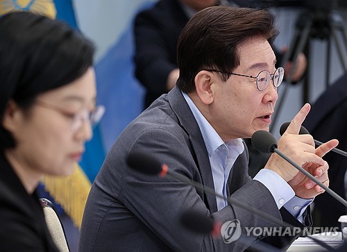 질문하는 이재명 대통령
