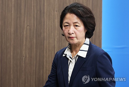 기자회견 마친 추미애 경기지사