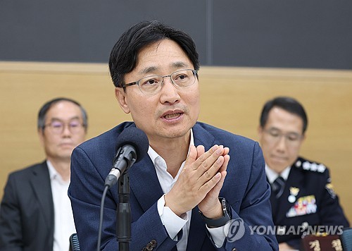 발언하는 국세청장
