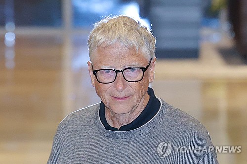 빌 게이츠 1년 만에 방한