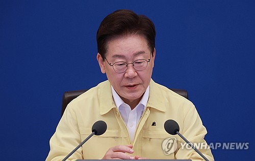 이재명 대통령, 수석보좌관회의 참석