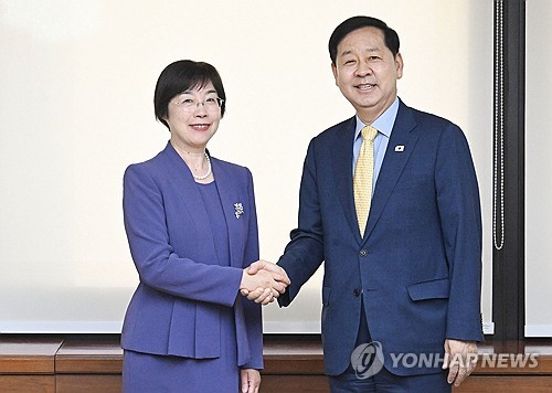 쩌우 자이 아시아인프라투자은행 총재와 만난 구윤철 부총리
