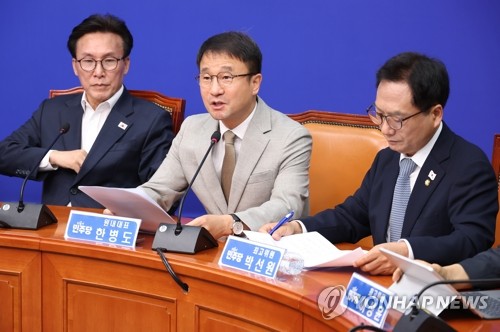 발언하는 한병도 원내대표
