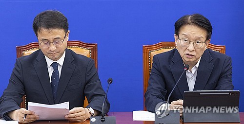 부동산 정책관련 발언하는 권칠승 정책위의장