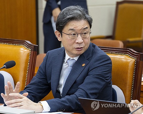 대화하는 금융위원장