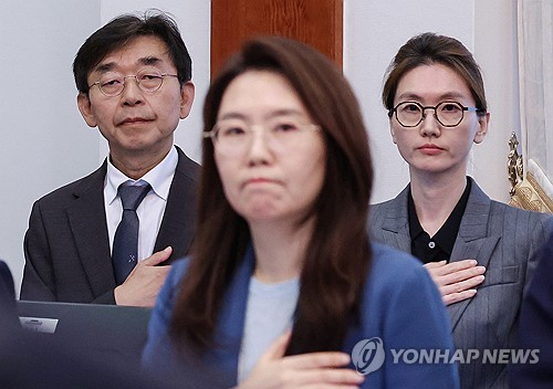 수석보좌관회의 참석한 비서관들