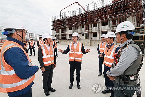 이억원 금융위원장, 김포 PF사업장 방문