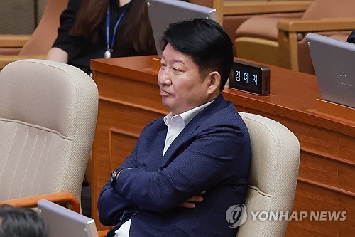 본회의 참석한 국민의힘 권영진 의원