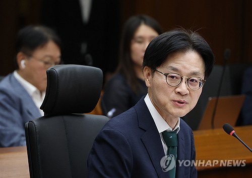 김정관 산업통상부 장관