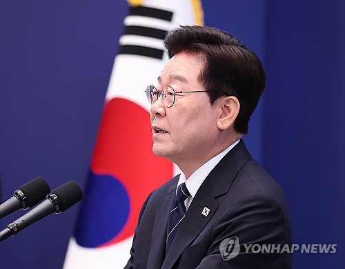李대통령 "민생 개선에 더 집중…연임할 생각 전혀 없다"(종합)_온다예