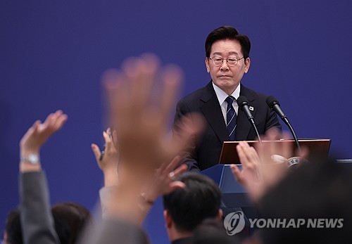 질문받는 이재명 대통령