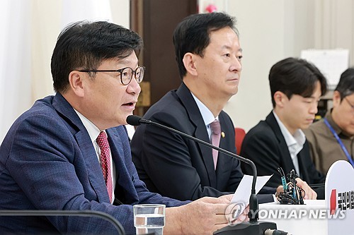 대통령 기자회견 관련해 취재진 만난 국민의힘 정점식 원내대표