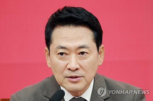 국민의힘 최고위원회의, 발언하는 장동혁 대표