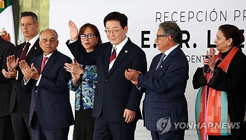멕시코 상원 찾은 이재명 대통령