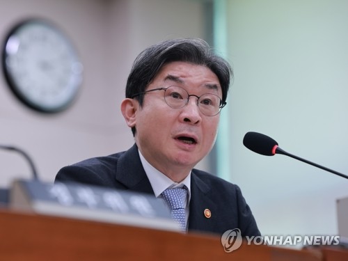 이억원 "금융권 전체 최고수준 경각심 필요"…침해사고 공동대응 주문_윤슬기
