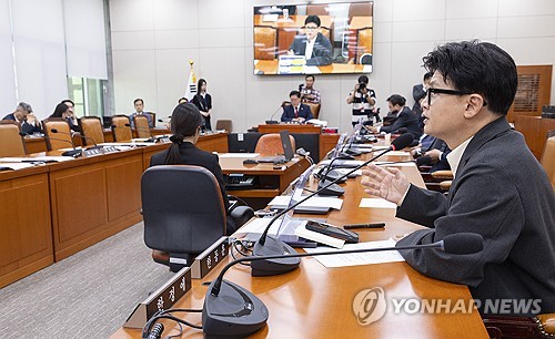 외통위에서 DMZ 지뢰폭발 사고 규탄 발언하는 한동훈 의원