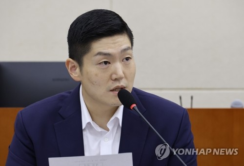 발언하는 국민의힘 김재섭 의원