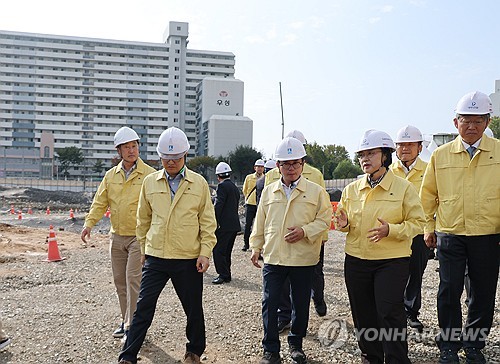 수원  재개발 정비사업 현장 점검하는 한성숙 국무총리