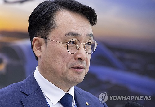 의원 질의에 답하는 이헌욱 한국부동산원장