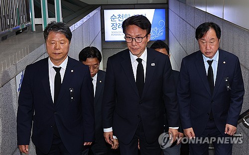 순직 소방관 빈소 조문 마친 김민석 대표