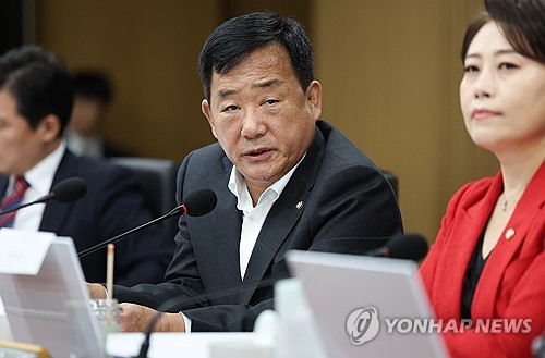 국감서 질의하는 박성민 의원
