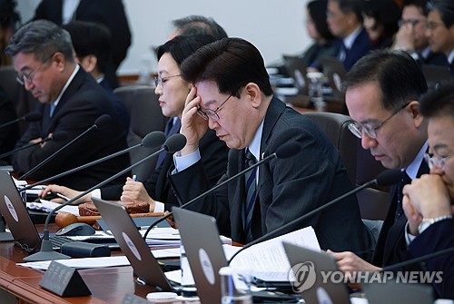 국무회의 주재하는 이재명 대통령