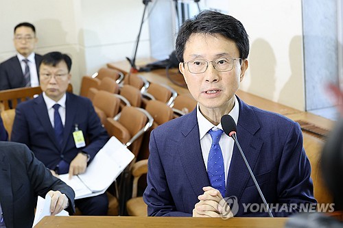 업무보고 하는 박종원 한미전략투자공사 사장