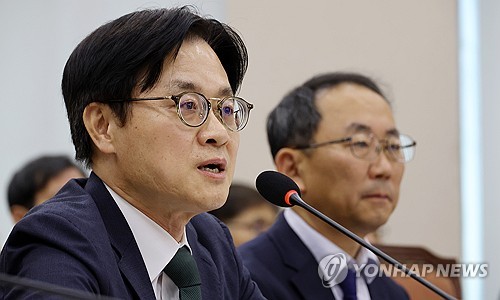 종합 국정감사에서 질의에 답하는 김정관 산업통상부 장관